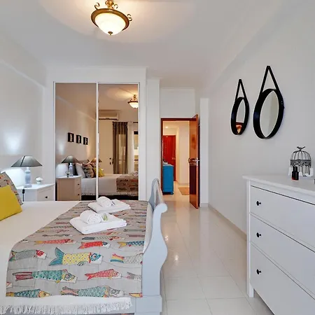 Armacao De Pera With Pool By Homing شقة